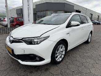 skadebil auto Toyota Auris Touring Sports 1.8 Hybrid Dynamic Go 2017/9