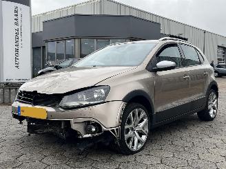 krockskadad bil auto Volkswagen Polo 1.2 TSI Cross 2017/1