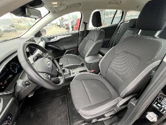 Ford Focus Wagon 1.0 EcoBoost Trend Edition Business picture 13