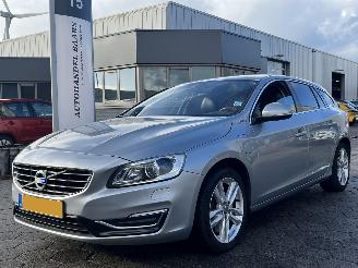 Coche accidentado Volvo V-60 2.4 D6 AWD Plug-In Hybrid Summum 2013/1