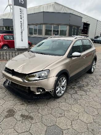skadebil auto Volkswagen Polo 1.2 TSI Cross 2017/1