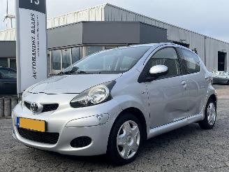 krockskadad bil auto Toyota Aygo 1.0-12V Comfort 2009/10