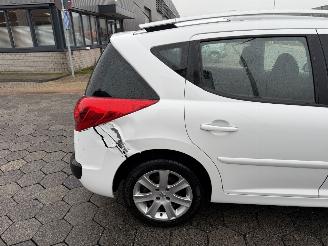 Peugeot 207 SW 1.6 VTi XS picture 4