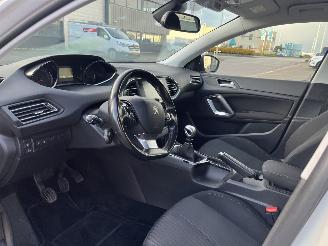 Peugeot 308 SW 1.2 PureTech Allure picture 12