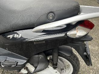 Piaggio  Fly picture 9