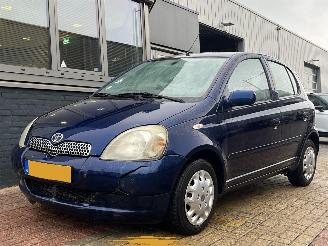 damaged passenger cars Toyota Yaris 1.3-16V VVT-i Sol AUTOMAAT 2001/3