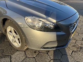 Volvo V-40 2.0 T2 R-Design picture 10