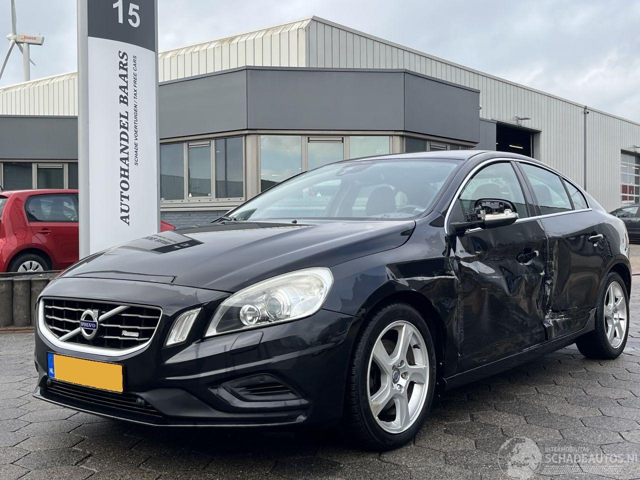 Volvo S-60 2.0 D4 Summum AUTOMAAT