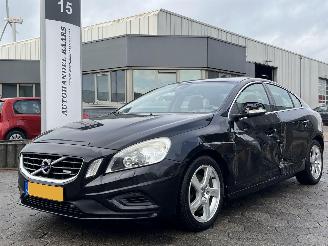 krockskadad bil auto Volvo S-60 2.0 D4 Summum AUTOMAAT 2013/3