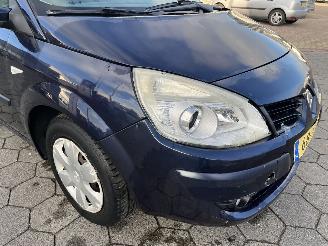 Renault Scenic 1.6-16V Business Line picture 10