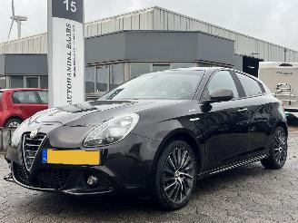 skadebil auto Alfa Romeo Giulietta 1.4 T Sprint AUTOMAAT 2015/1