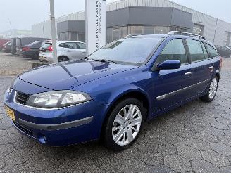 krockskadad bil auto Renault Laguna Grand Tour 2.0-16V Tech Line 2007/6