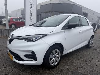 Vaurioauto  passenger cars Renault Zoé R110 Life Carshare 52 kWh 2020/12