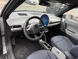 Mini Cooper E Favoured L 40.7 kWh picture 16