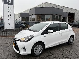 krockskadad bil auto Toyota Yaris 1.5 Hybrid Aspiration 2015/4
