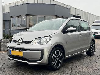 damaged passenger cars Volkswagen Up! 1.0 beats 2021/1