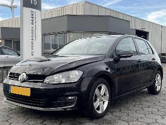 skadebil auto Volkswagen Golf 1.2 TSI Highline 2013/4