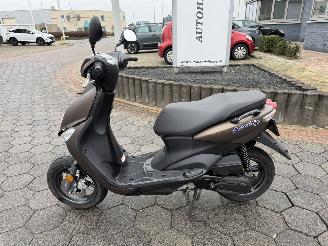 damaged scooters Yamaha  Neo\'s 4 2017/12