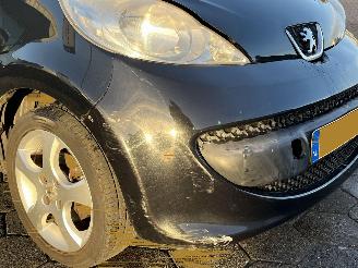 Peugeot 107 1.0-12V XR picture 10