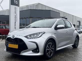 Schadeauto Toyota Yaris 1.5 Hybrid Dynamic 2021/2