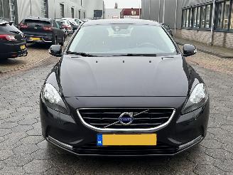Volvo V-40 1.6 D2 Summum picture 2