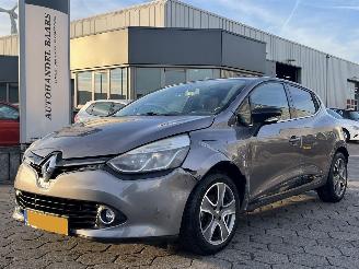 Schadeauto Renault Clio 0.9 TCe ECO Night&Day 2015/12