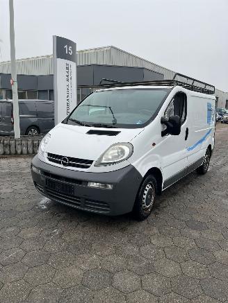 damaged commercial vehicles Opel Vivaro 1.9 CDTI AIRCO L1H1 2005/10