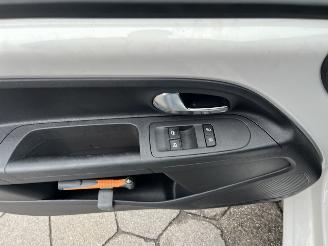 Volkswagen Up! 1.0 move up! BlueMotion picture 14