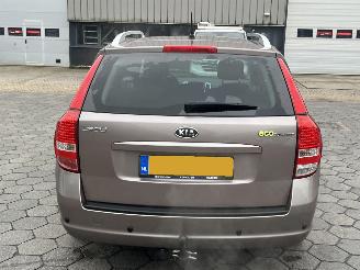 Kia Cee d 1.4 CVVT X-ecutive picture 5