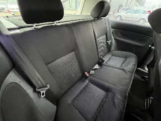 Volkswagen Golf 1.8-5V Highline picture 9