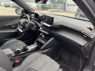 Peugeot e-2008 EV GT 50 kWh picture 10