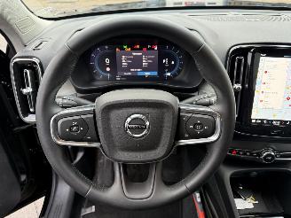 Volvo XC40 2.0 B4 Plus Dark picture 18