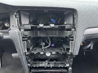 Volkswagen e-Golf e-Golf picture 16