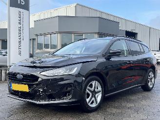 uszkodzony samochody osobowe Ford Focus Wagon 1.0 EcoBoost Hybrid Connected 2022/5