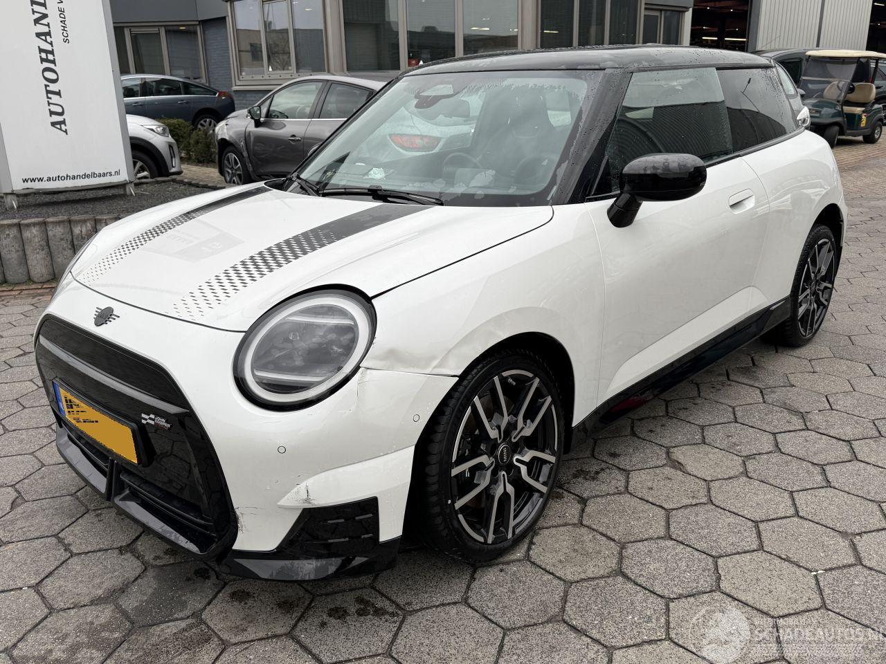 Mini Cooper SE John Cooper Works M 54.2 kWh