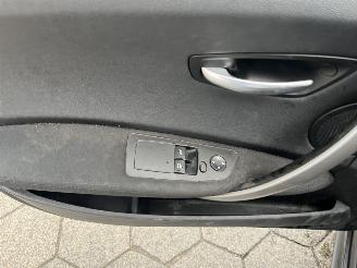 BMW 1-serie 118i AUTOM High Executive picture 14