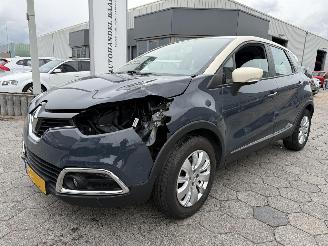 Renault Captur 0.9 TCe Expression picture 2