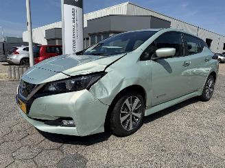 krockskadad bil auto Nissan Leaf Acenta 40 kWh 2018/7