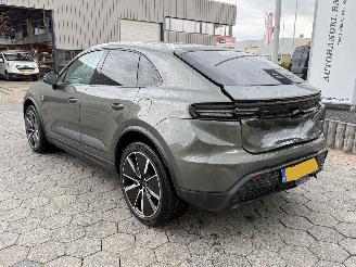 Porsche Macan 4 picture 6