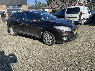 Unfallwagen Renault Mégane 1.5 dCi Expression combi. 2013/9