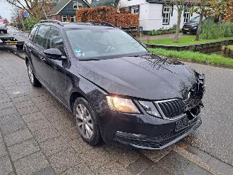 uszkodzony samochody osobowe Skoda Octavia 1.4 tsi automaat 2018/6