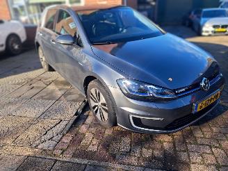 damaged passenger cars Volkswagen e-Golf E-DITION automaat 2019/12
