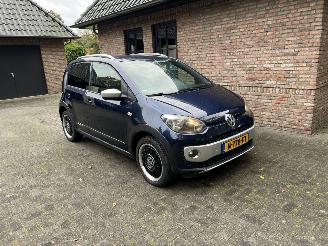 uszkodzony samochody osobowe Volkswagen Up! 1.0 GROOVE CROSS UP BLUEMOTION 2015/4