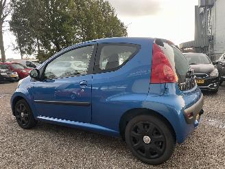 Peugeot 107 1.0-12V XR AIRCO 3drs picture 3