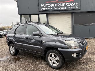 damaged passenger cars Kia Sportage 2.0 CVVT AIRCO LEDER CRUISE 2008/1
