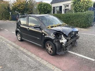 Coche siniestrado Daihatsu Sirion 1.3-16V 2006/10