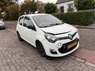 damaged passenger cars Renault Twingo 1.2-16V 2012/10