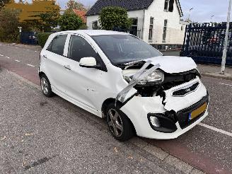 Vaurioauto  passenger cars Kia Picanto 1.0-12V 2012/11