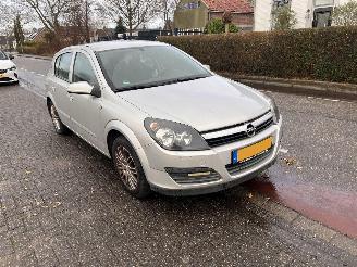 Avarii autoturisme Opel Astra 1.6-16V automaat 2005/12