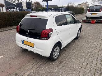 Peugeot 108 1.0-12V picture 3